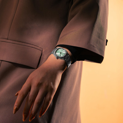 ساعة أرثا النسائية